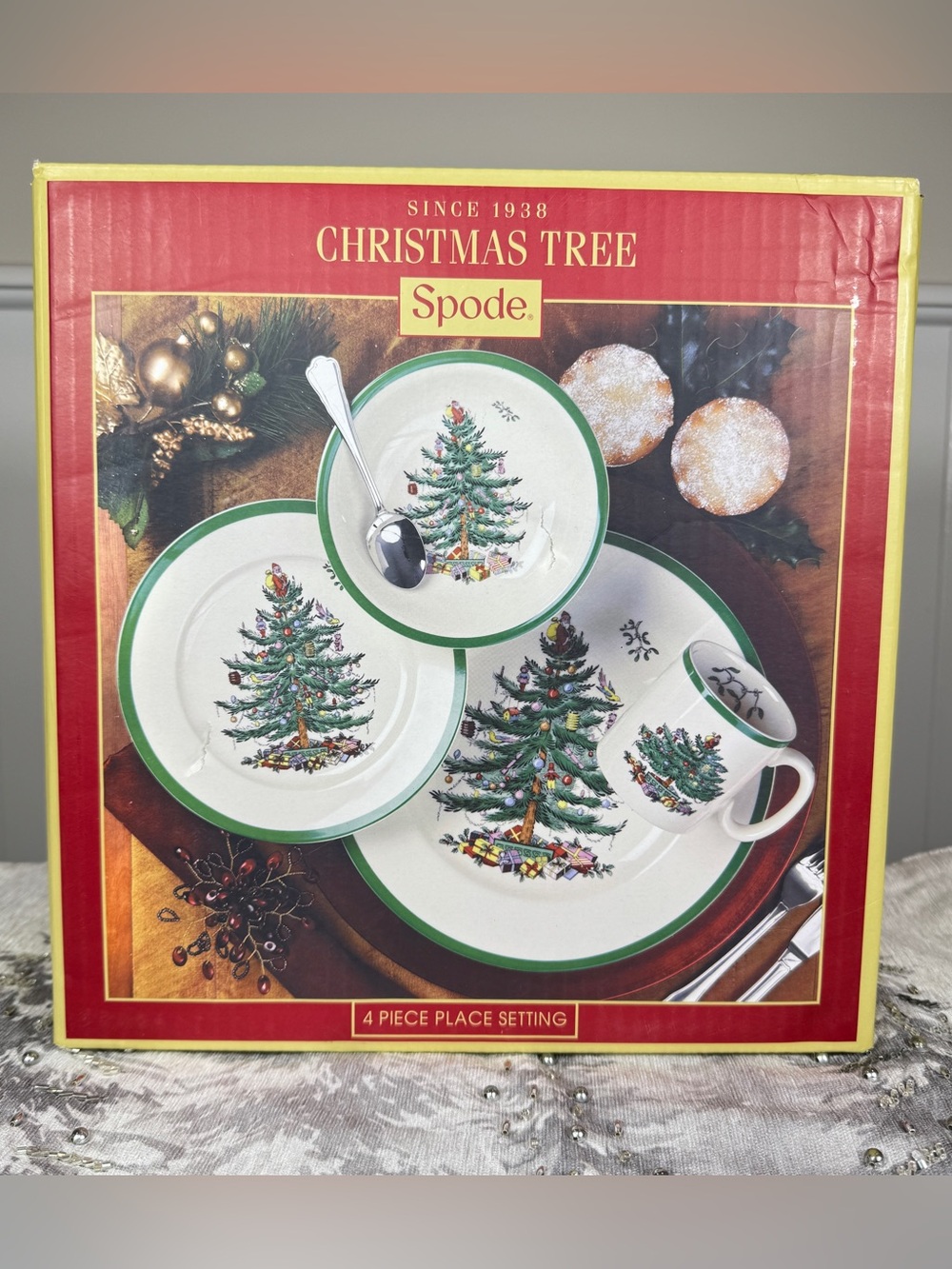 NEW Spode Christmas Tree Dish Set